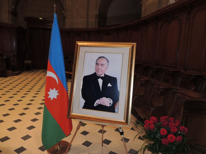 В Париже  состоялось  мероприятие, посвященное 92-летию со дня рождения Общенационального лидера Гейдара Алиева
