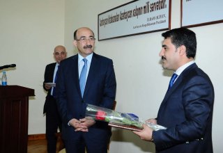 В Баку состоялась торжественная церемония вручения литературной премии «Qızıl Kəlmə» (ФОТО)