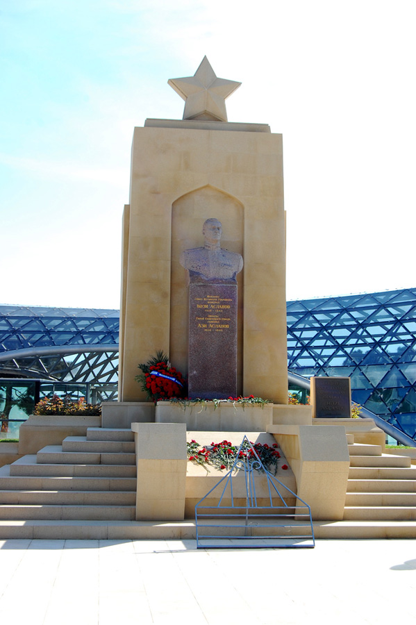 Azerbaijan marks Victory Day in Great Patriotic War (PHOTO)