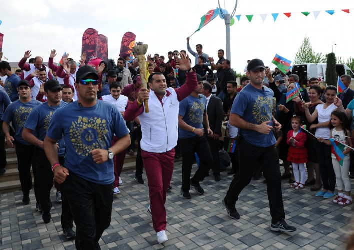 Вынужденные переселенцы из Ходжавенда с радостью встретили эстафету факела «Баку-2015» (ФОТО,ВИДЕО)