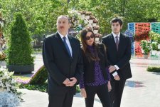 Azerbaijani president, his spouse attend Flower Festival (PHOTO)