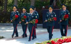 Azerbaijanis mark 92nd birthday anniversary of national leader Heydar Aliyev