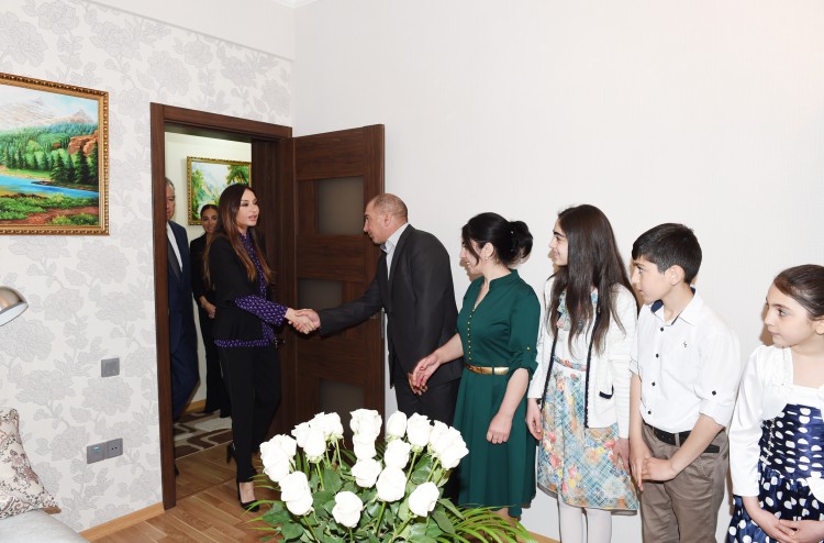 Azerbaijan’s first lady Mehriban Aliyeva attends opening of building for IDP families in Khirdalan (PHOTO)