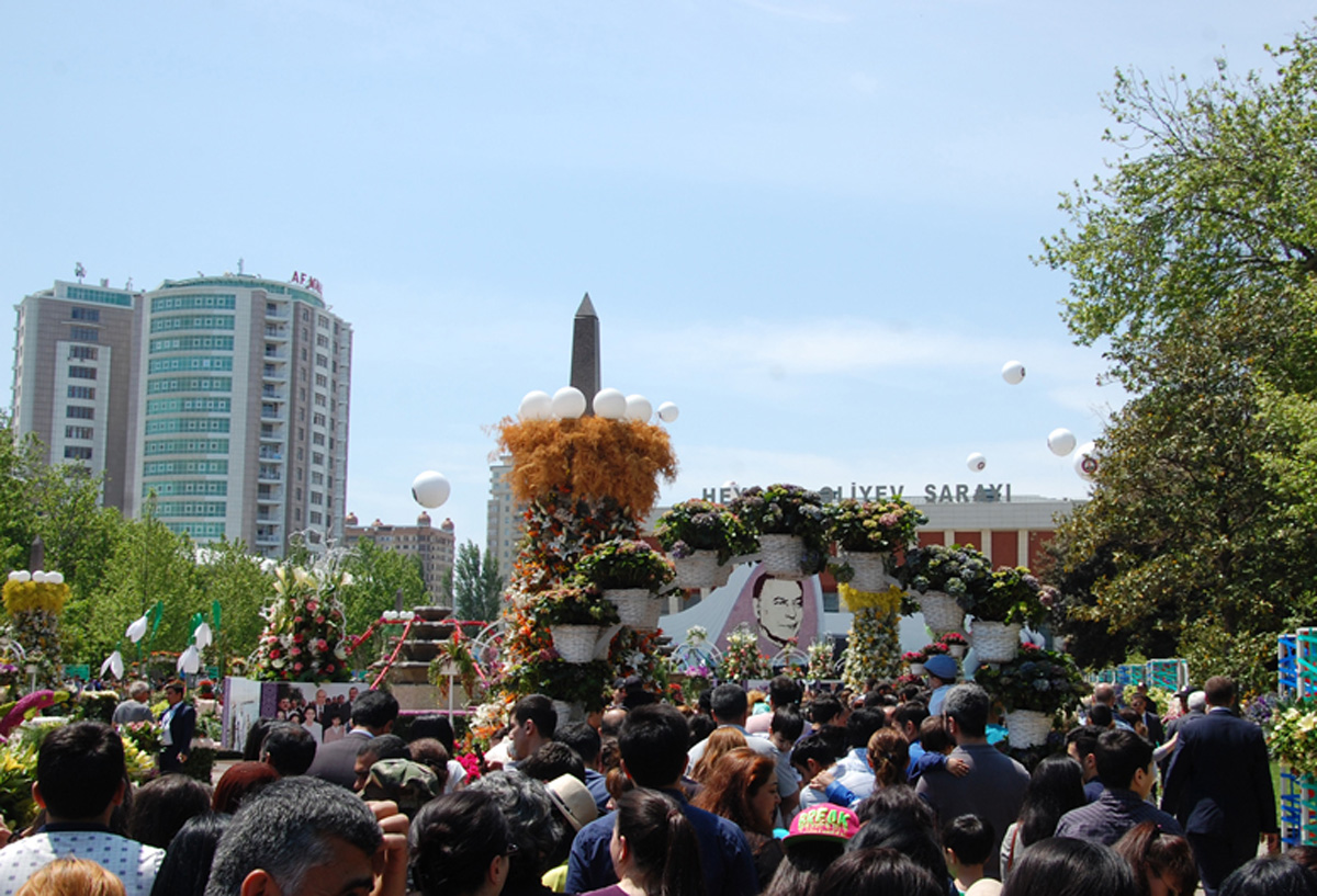 Baku hosts Flower Festival (PHOTO)