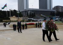 Secretary of Russian Security Council pays respect to national leader Heydar Aliyev