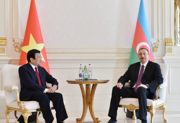 Состоялась встреча президентов Азербайджана и Вьетнама в узком составе (ФОТО)