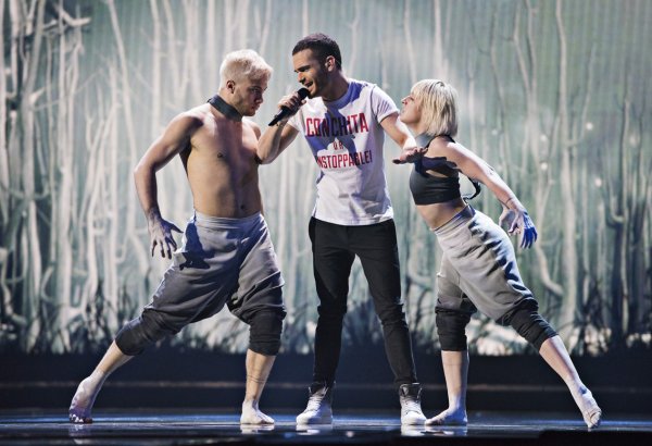 Сценический номер Эльнура Гусейнова на "Евровидении": "Этот танец навеян дикой природой" (ФОТО)