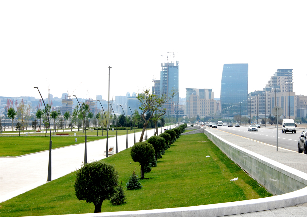 Баку-2015: Прогулка по новому бульвару White City (ФОТО)