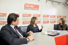 Fransız senator Natali Qule Trend-in kollektivi ilə görüşüb (FOTO)