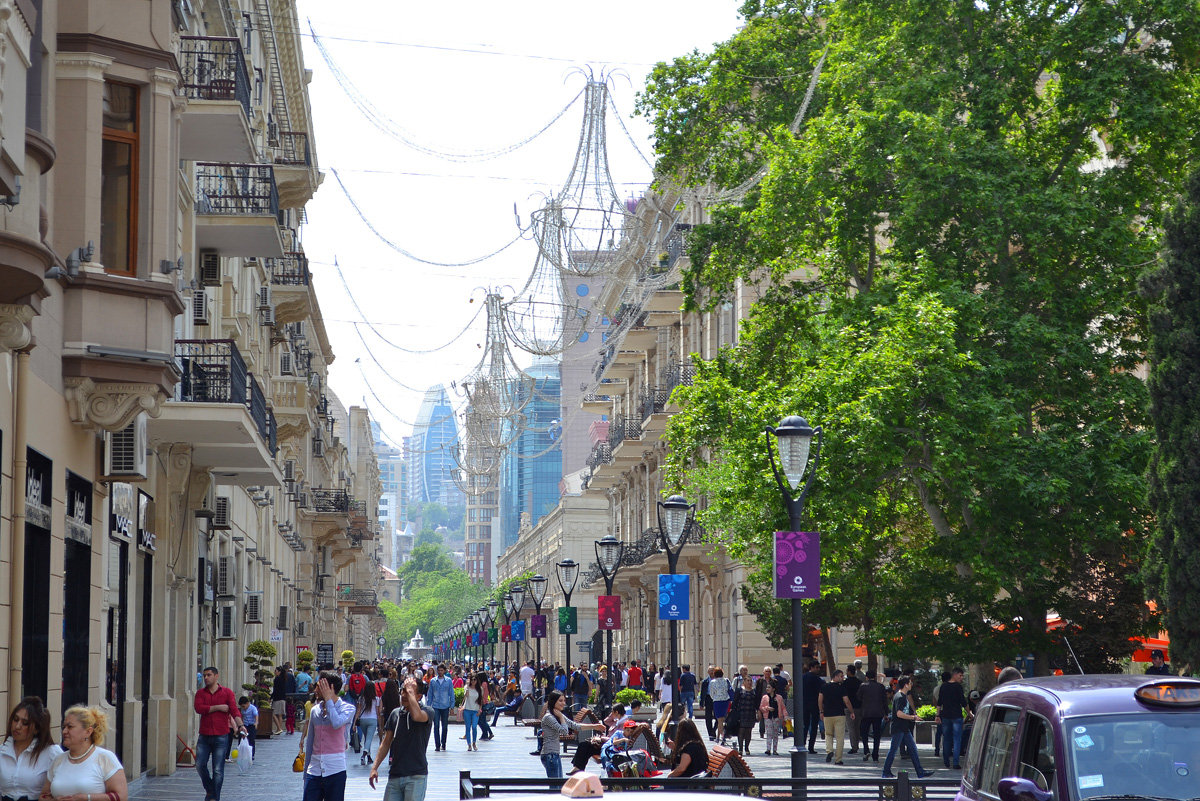 В Баку предлагается создать еще две пешеходные улицы