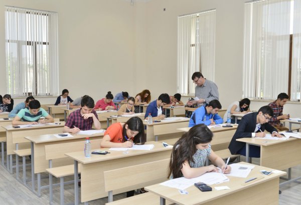 В Азербайджане втрое увеличилось число учащихся частных средних школ
