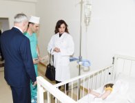 Azerbaijan’s first lady visits injured in fire outbreak in Baku (PHOTO)