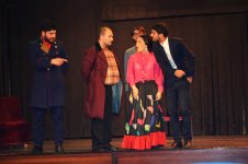 Азербайджанские студенты поставили спектакль по пьесе Гоголя (ФОТО)