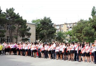 В Азербайджане в этом году 11-й класс заканчивают более 80 тыс. выпускников