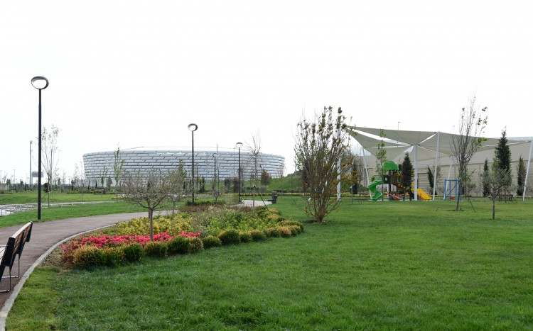 Azerbaijani president and his spouse attend opening of Boyukshor boulevard and park (PHOTO)