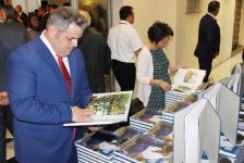 Xalq Bank презентовал книгу о Ваджии Самедовой в рамках проекта "Народное достояние" (ФОТО)