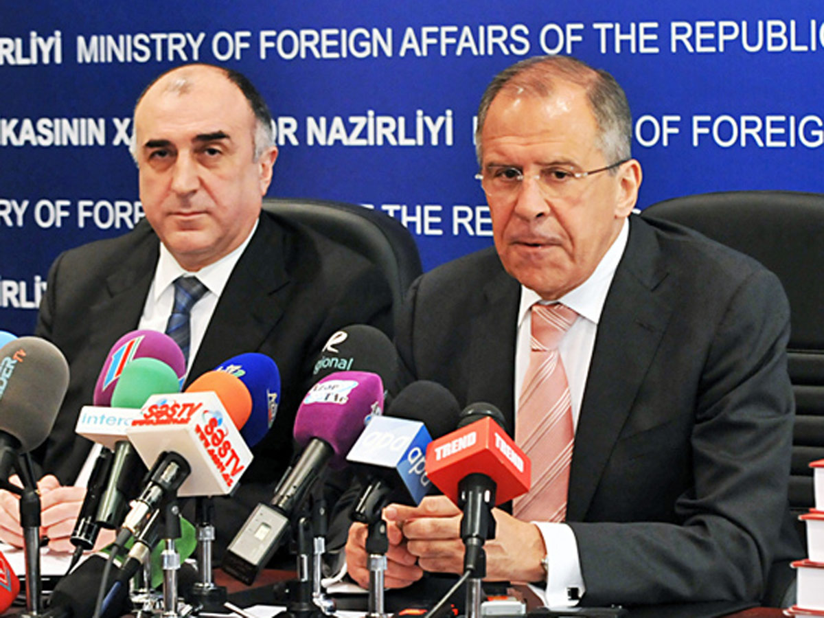 Azerbaijani, Russian FMs note active high level dialogue between two countries