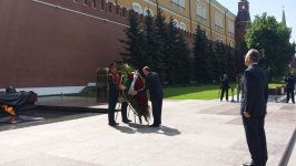 Azerbaijani FM visits Tomb of Unknown Soldier in Moscow (PHOTO)