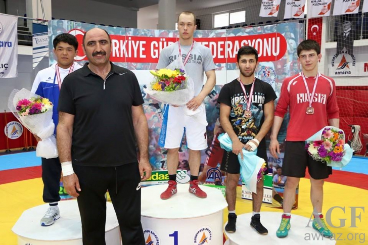 Güləşçilərimiz beynəlxalq turnirdə 9 medalla 3-cü oldular (FOTO)