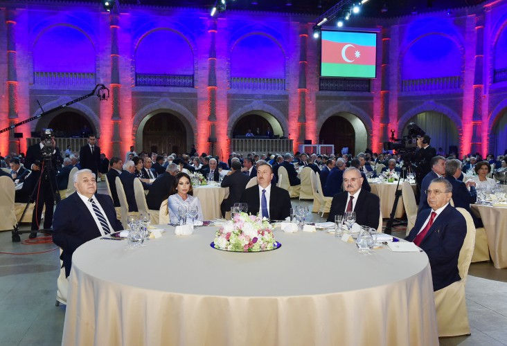 Ilham Aliyev, his spouse attend official reception on occasion of Republic Day (PHOTO)