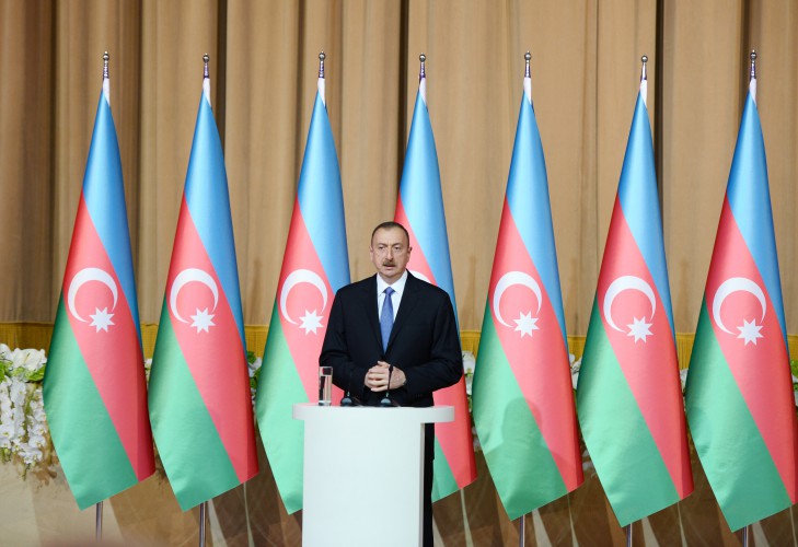 Ilham Aliyev, his spouse attend official reception on occasion of Republic Day (PHOTO)