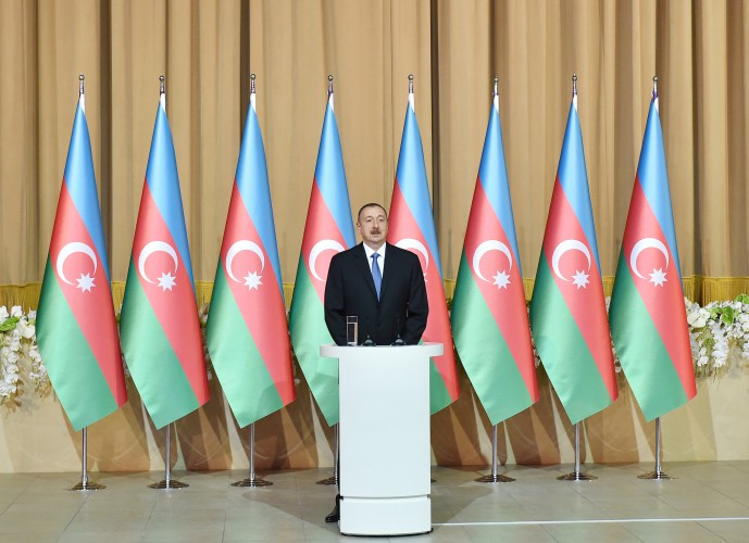 Ilham Aliyev, his spouse attend official reception on occasion of Republic Day (PHOTO)