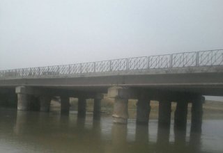 Поврежден мост над Миль-Муганским коллектором в Азербайджане (ФОТО)