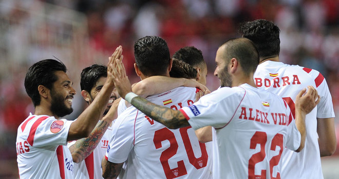 "Севилья" стала первым участником 1/8 финала футбольной Лиги Европы