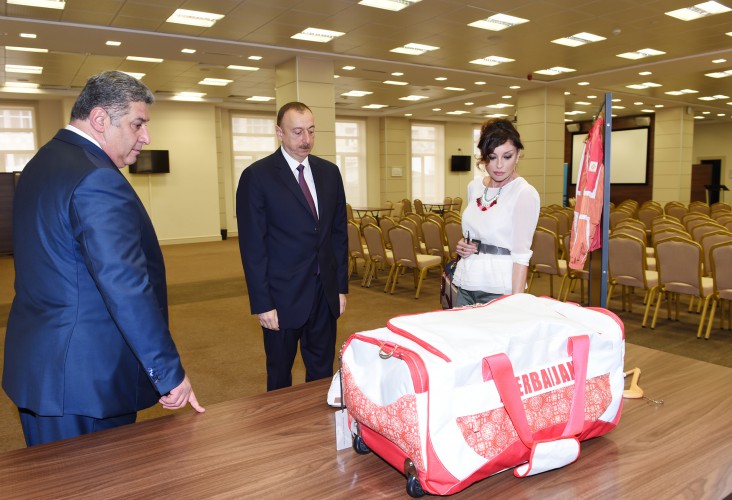 Prezident İlham Əliyev və xanımı I Avropa Oyunları Əməliyyat Komitəsinin baş ofisində yaradılan şəraitlə tanış olublar (FOTO)