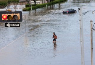 В Калифорнии эвакуировали более 200 человек из-за наводнения