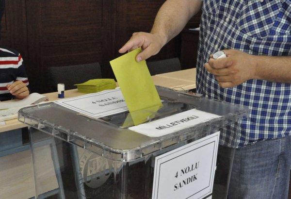 В Латвии закрылись избирательные участки