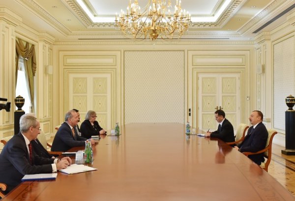 Ilham Aliyev receives delegation led by Lord Mayor of City of London