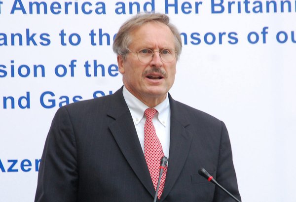 US ambassador praises opening and closing ceremonies of Baku 2015