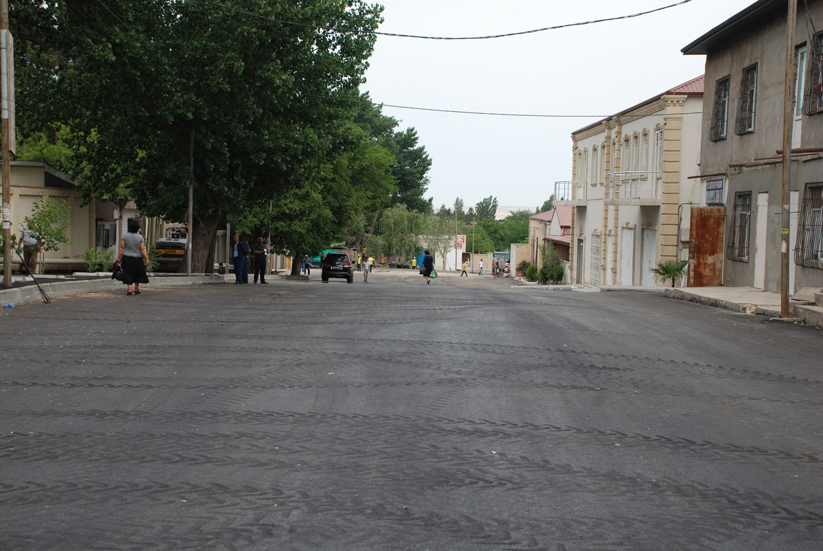 В Баку отремонтированы еще две улицы (ФОТО)