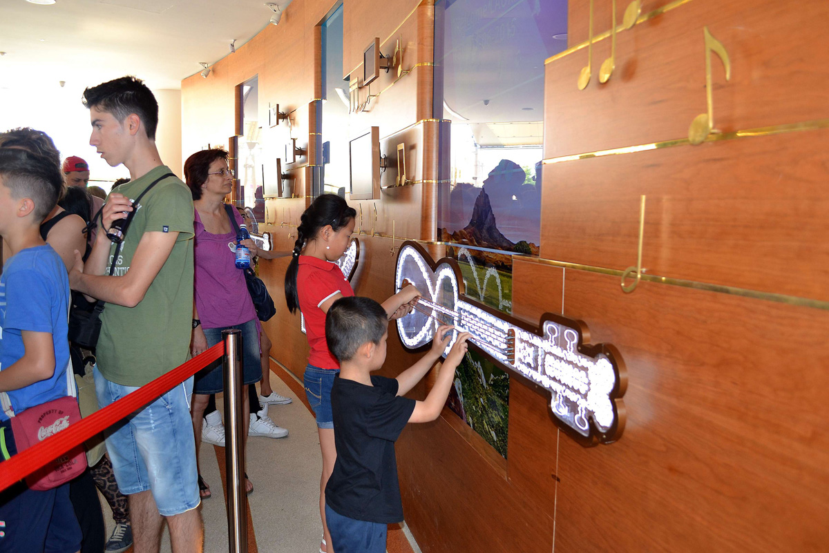 Azerbaijan's national pavilion very popular at Milan Expo 2015 (PHOTO, VIDEO)