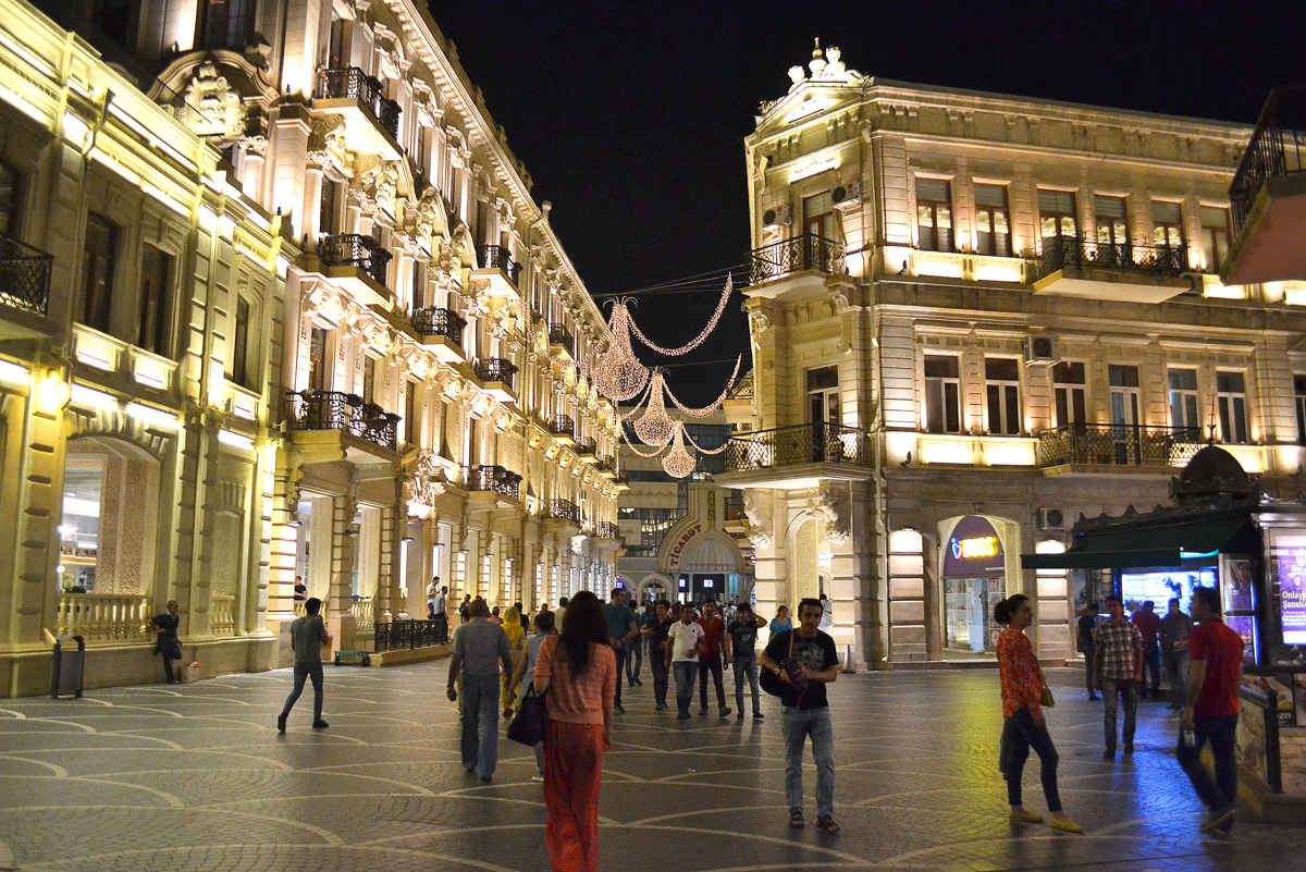 In the very heart of capital – evening walk in Baku (Part 1) (PHOTO)