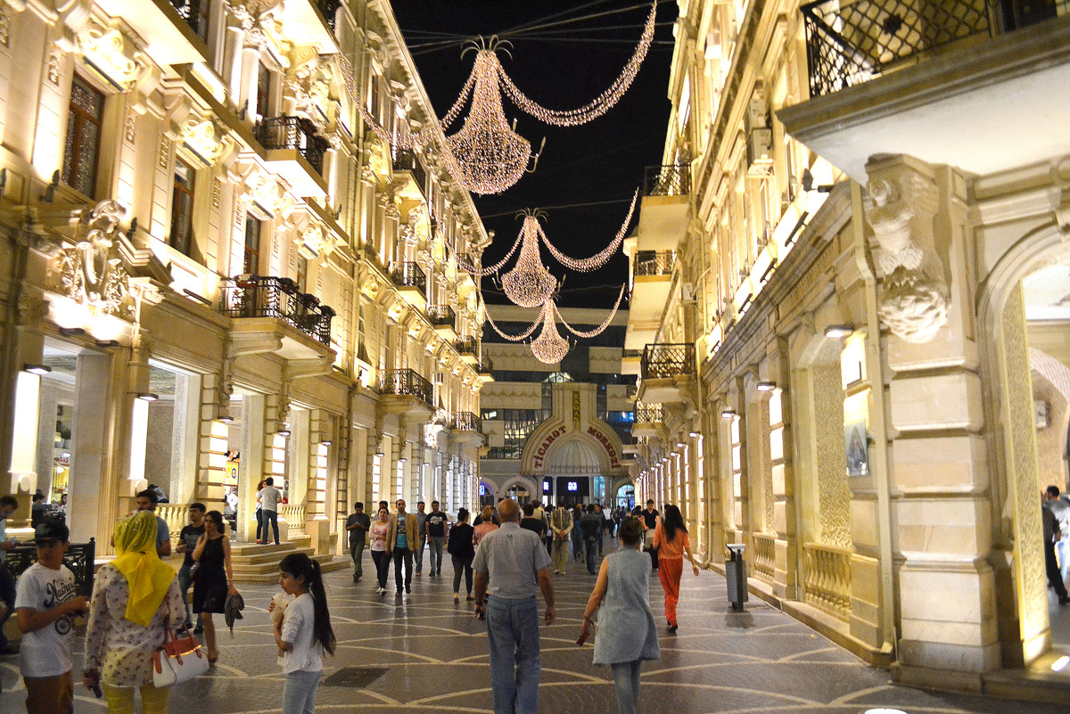 In the very heart of capital – evening walk in Baku (Part 1) (PHOTO)