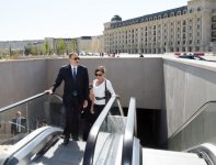 Президент Азербайджана и его супруга приняли участие в открытии пешеходного перехода на Баиловском бульваре (ФОТО)