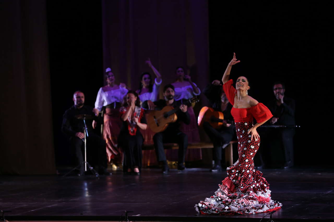 İspaniyanın “Flamenko” qrupu “Karmen” əsərini yeni quruluşda təqdim edib (FOTO)