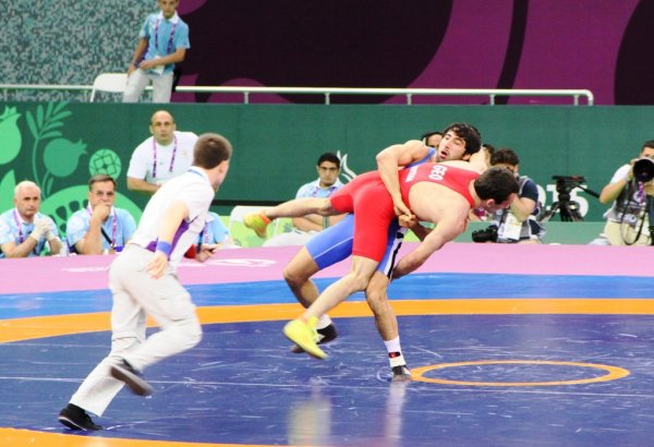 Азербайджанский борец вышел в полуфинал (версия 4) (ФОТО)