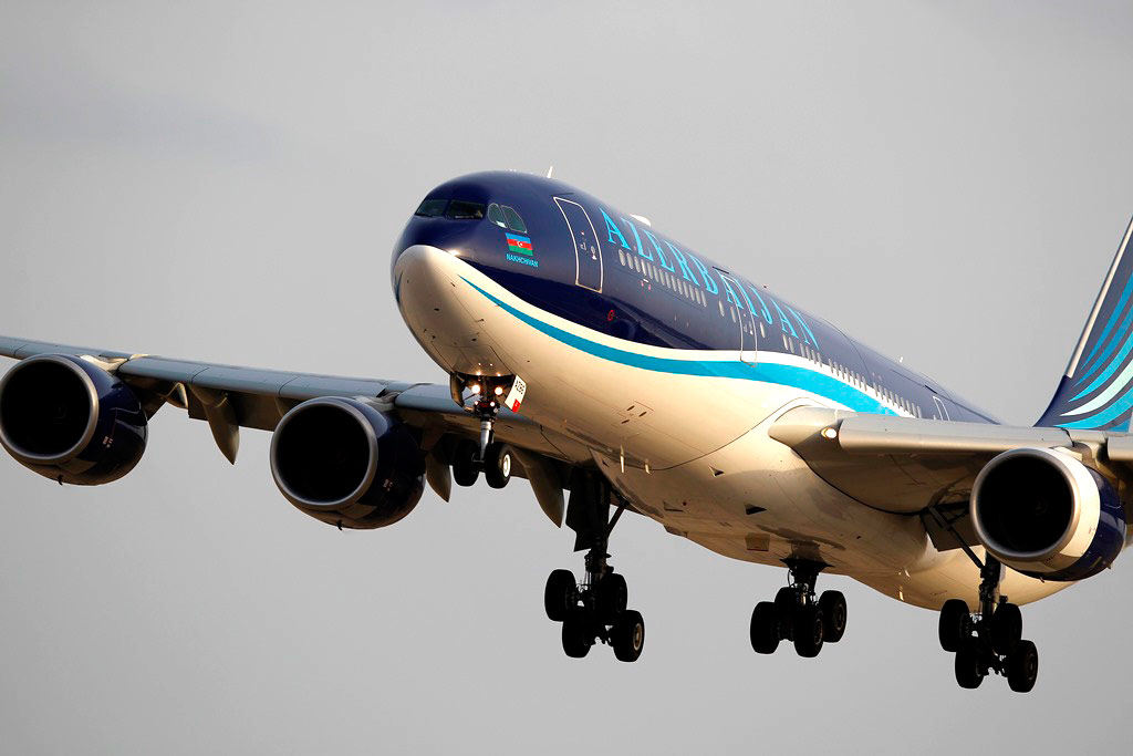 AZAL passenger plane departed for Nakhchivan returns to Baku airport