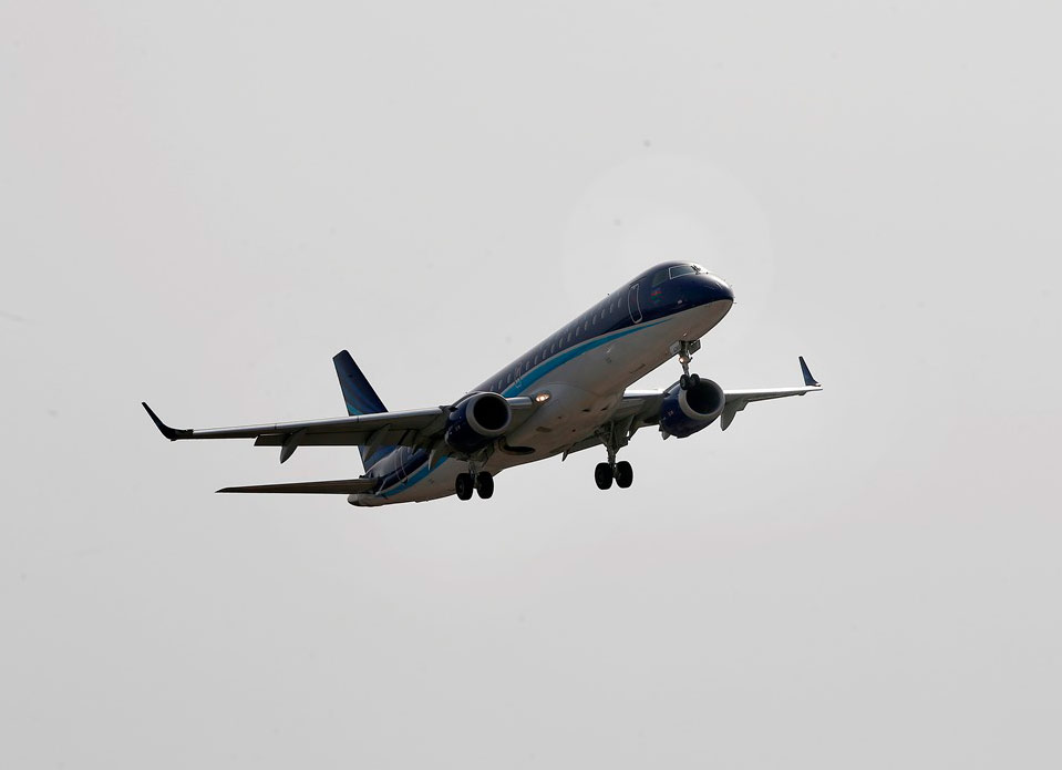 Azerbaycan Hava Yolları Bakü-Gence-Bakü uçuşlarına devam edecek