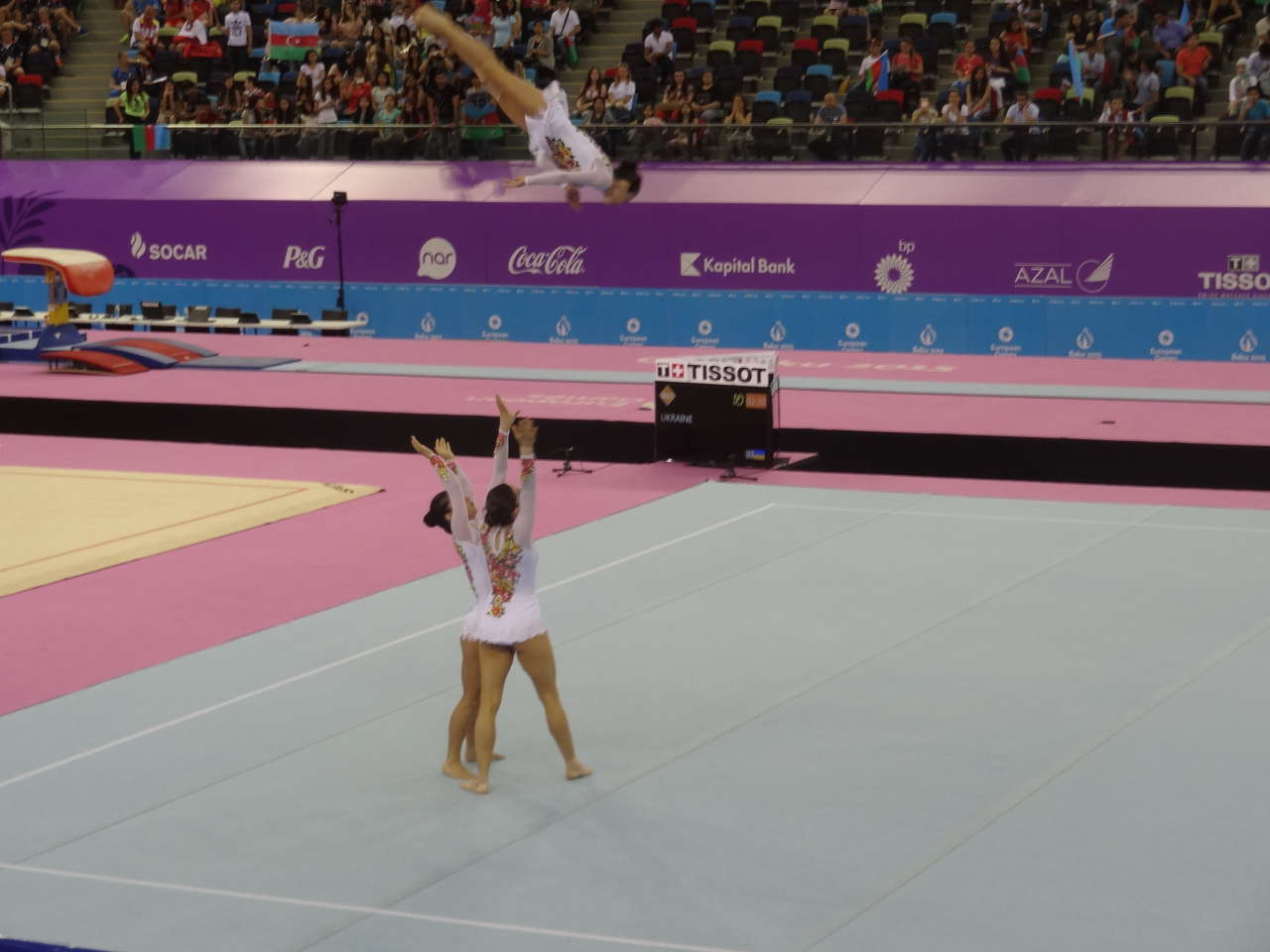 Azərbaycanın qadınlardan ibarət triosu idman akrobatikası üzrə yarışlarda final mərhələsinə çıxdı (FOTO)
