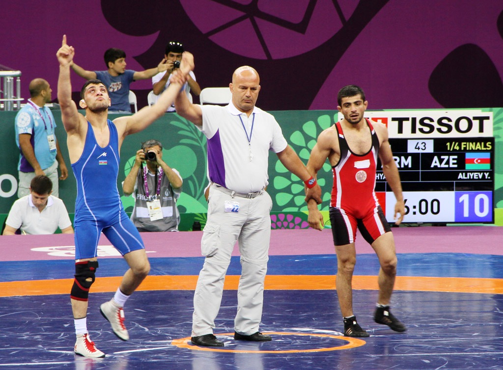 Baku 2015: Azerbaijani wrestler defeats Armenian athlete, advances to semifinals (PHOTO)(VIDEO)
