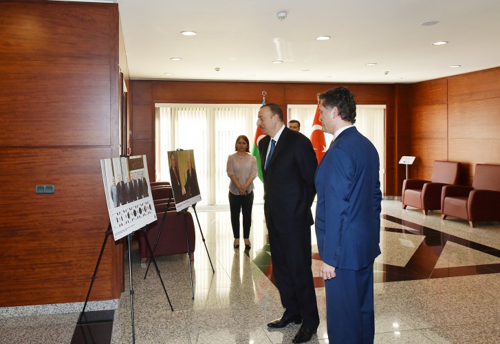 Azerbaijani president visits embassy of Turkey (PHOTO)