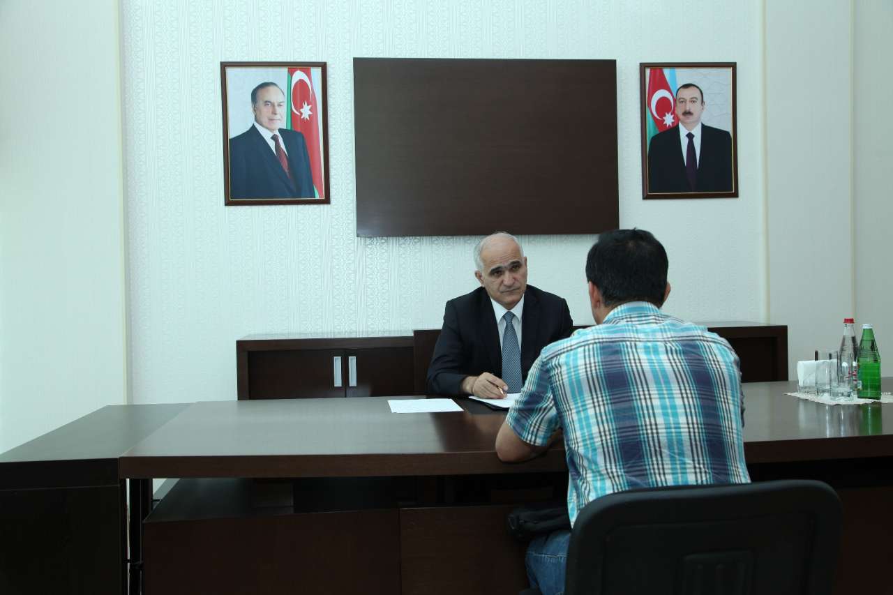 Министр экономики и промышленности Азербайджана принял граждан в Шамахе