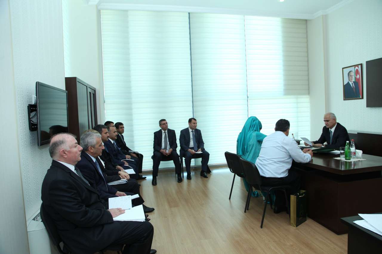Министр экономики и промышленности Азербайджана принял граждан в Шамахе