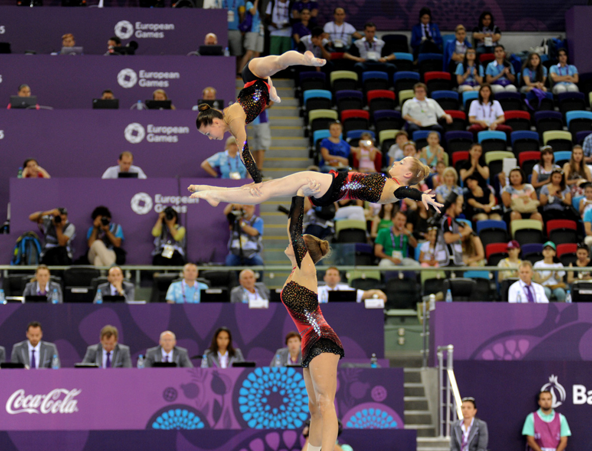 Akrobatika gimnastikası üzrə qadınlar arasında çoxnövçülük yarışlarının final mərhələsi başlayıb (FOTO)