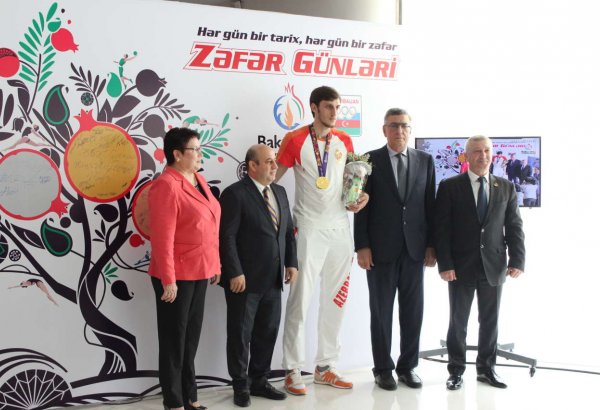 Azərbaycan Milli Olimpiya Komitəsində qalib idmançı ilə görüş keçirilib (FOTO)