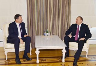 Ильхам Алиев встретился с новоизбранным президентом Латвии